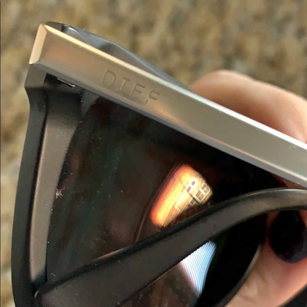 Diff Eyewear Sunglasses - Picture 2 of 2